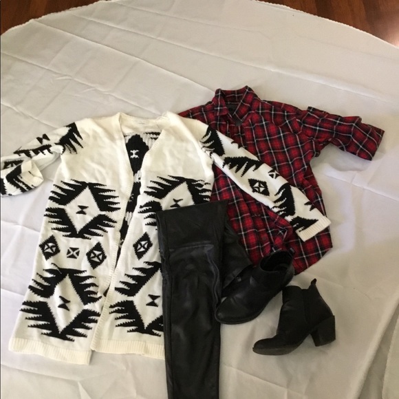 3/$25 Sale Southwestern Aztec style long sweater - Picture 2 of 2